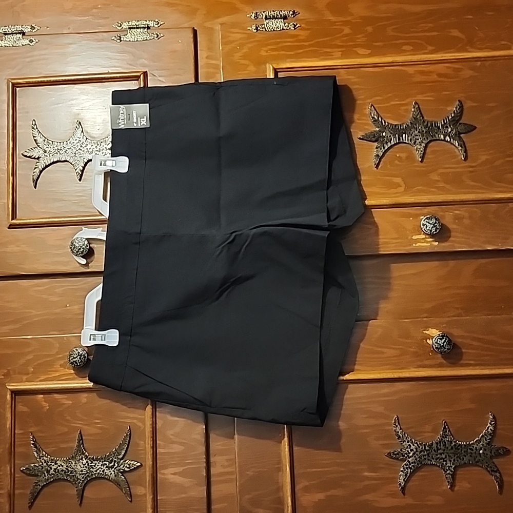 BNWT New York and Company black pull on shorts sz XL